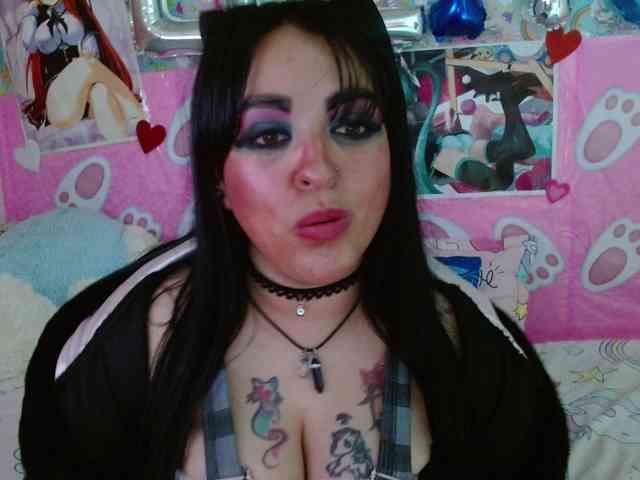 AlizeHentaiMeow webcam