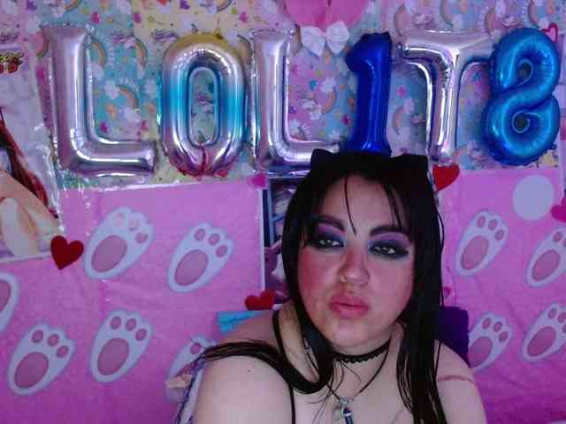 AlizeHentaiMeow webcam