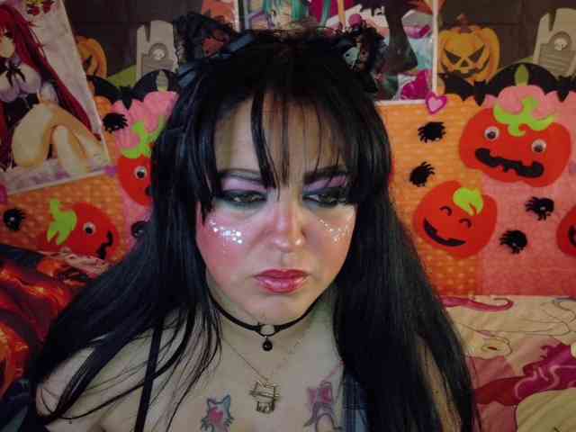 AlizeHentaiMeow webcam