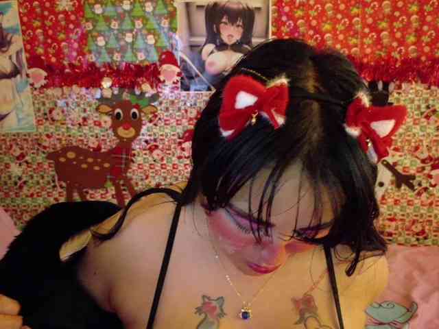 AlizeHentaiMeow webcam