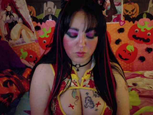 AlizeHentaiMeow webcam
