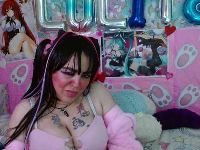 AlizeHentaiMeow webcam