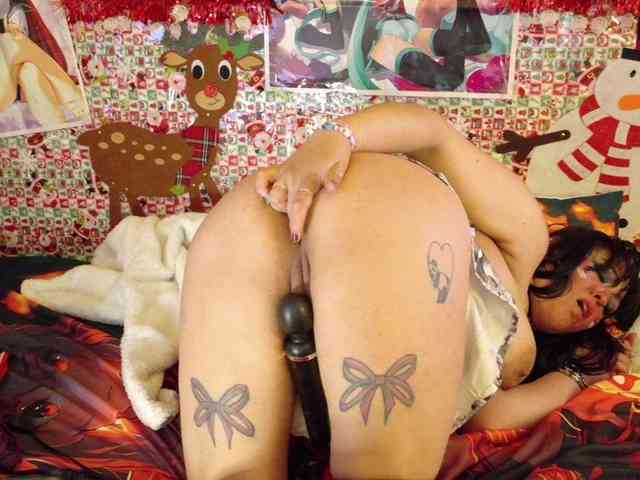 AlizeHentaiMeow webcam