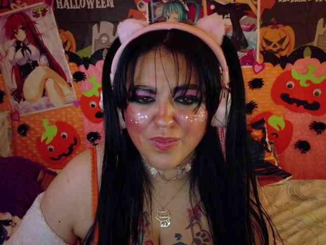 AlizeHentaiMeow webcam