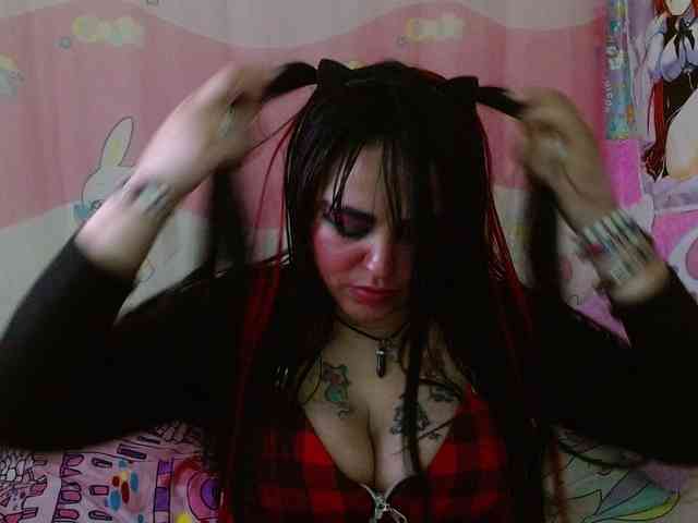 AlizeHentaiMeow webcam