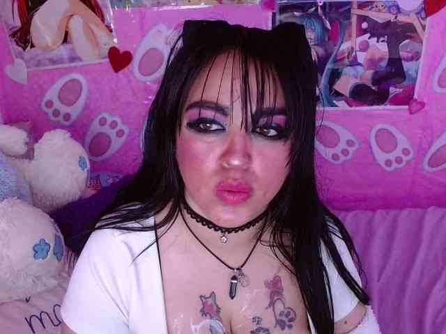 AlizeHentaiMeow webcam