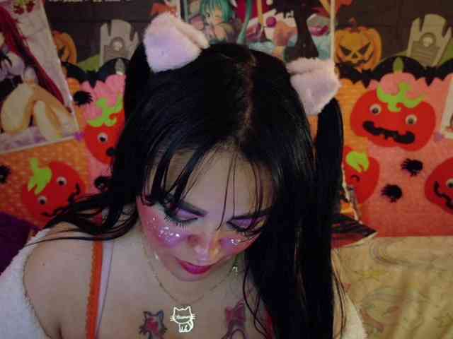 AlizeHentaiMeow webcam
