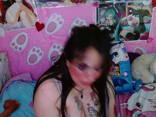 AlizeHentaiMeow webcam