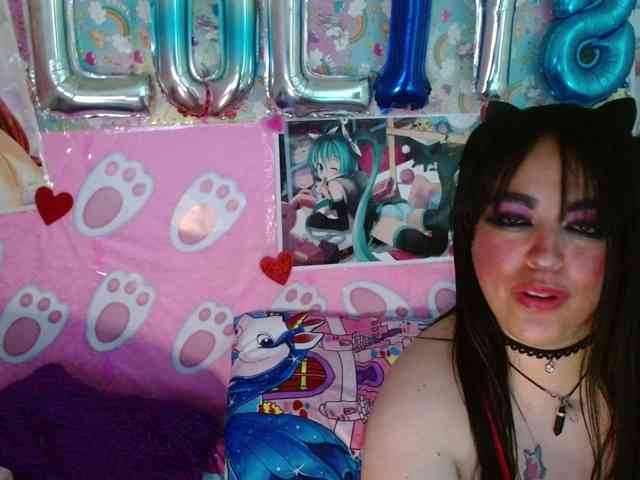 AlizeHentaiMeow webcam