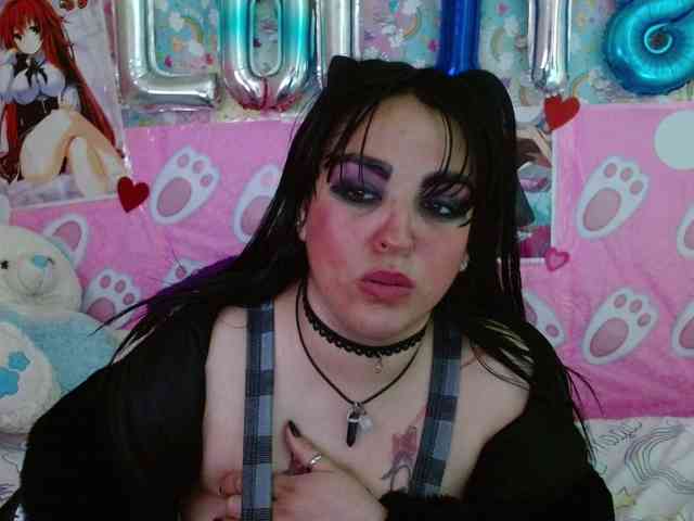 AlizeHentaiMeow webcam