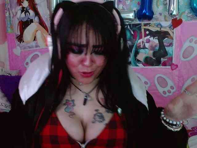 AlizeHentaiMeow webcam