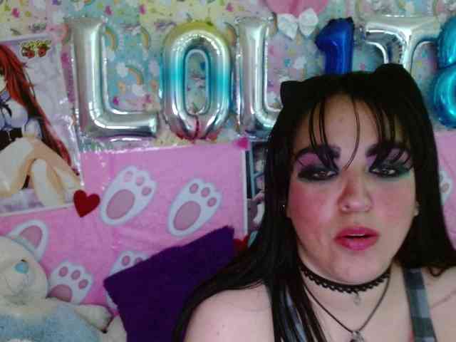 AlizeHentaiMeow webcam