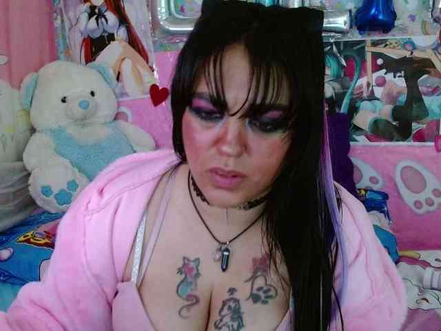 AlizeHentaiMeow webcam