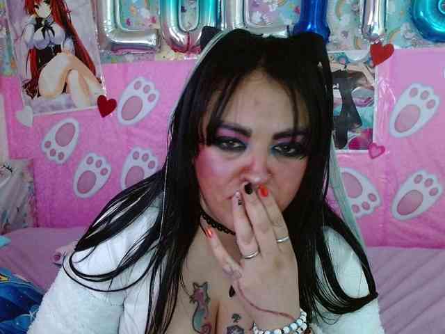 AlizeHentaiMeow webcam