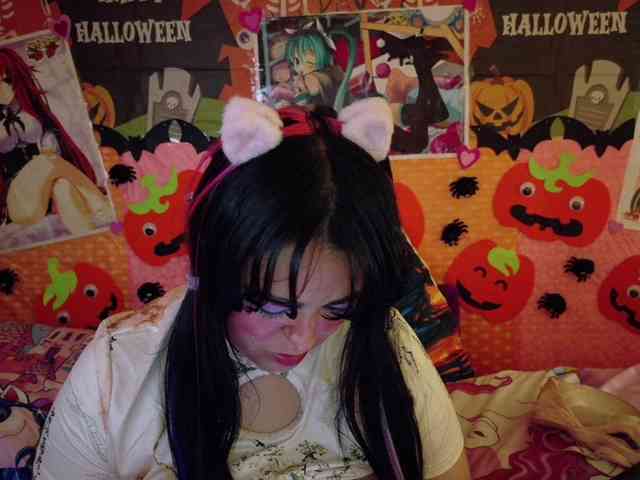 AlizeHentaiMeow webcam