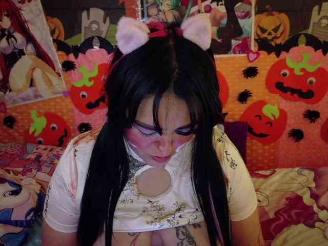 AlizeHentaiMeow webcam