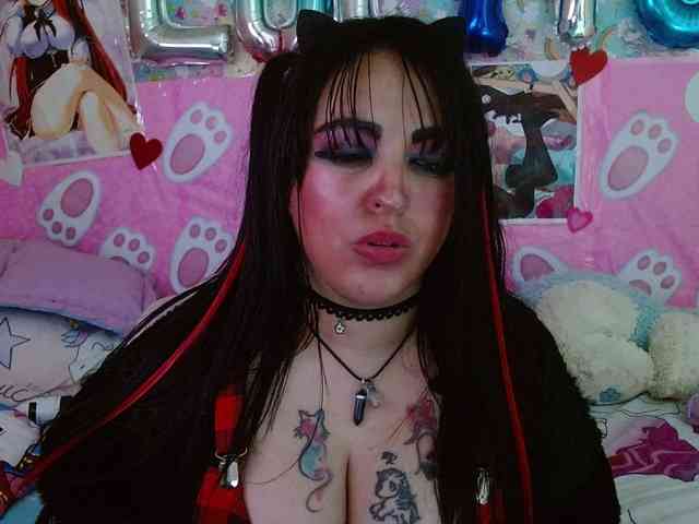 AlizeHentaiMeow webcam