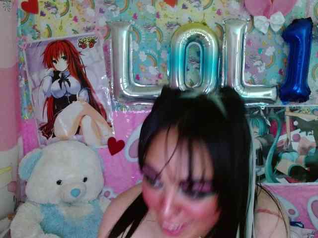 AlizeHentaiMeow webcam