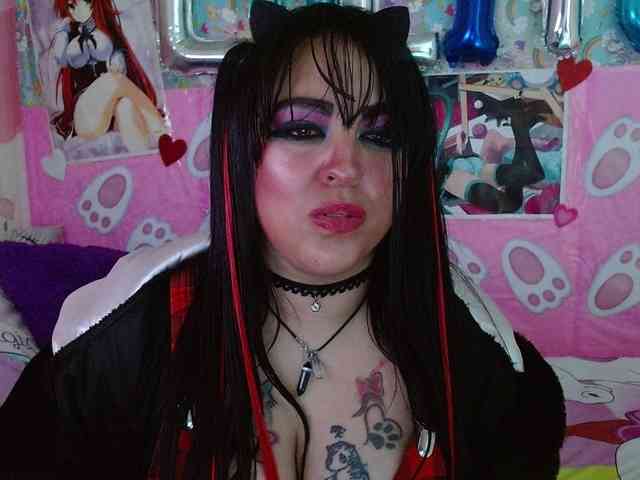 AlizeHentaiMeow webcam