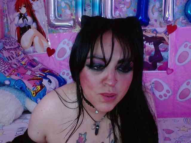 AlizeHentaiMeow webcam