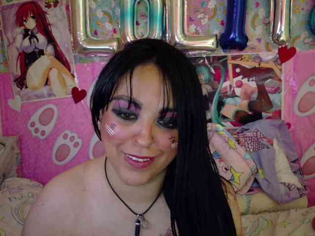 AlizeHentaiMeow webcam