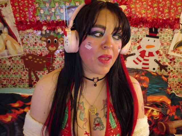 AlizeHentaiMeow webcam