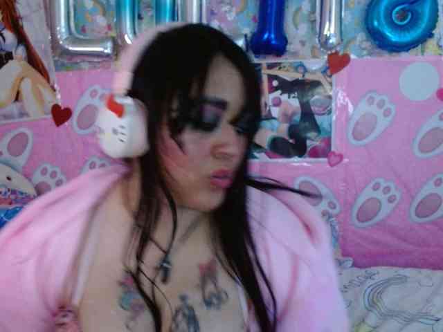 AlizeHentaiMeow webcam