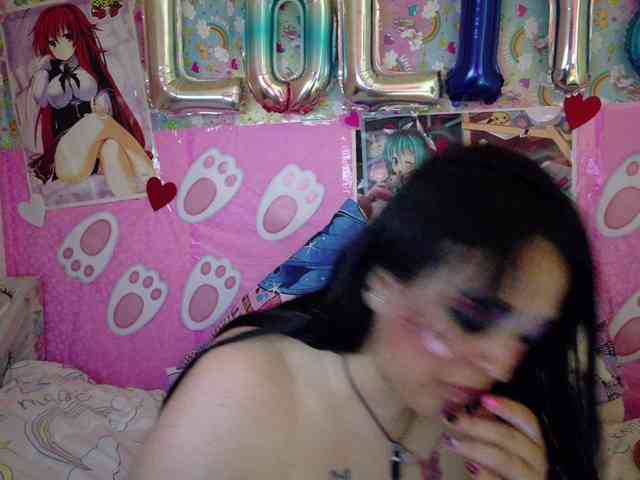 AlizeHentaiMeow webcam