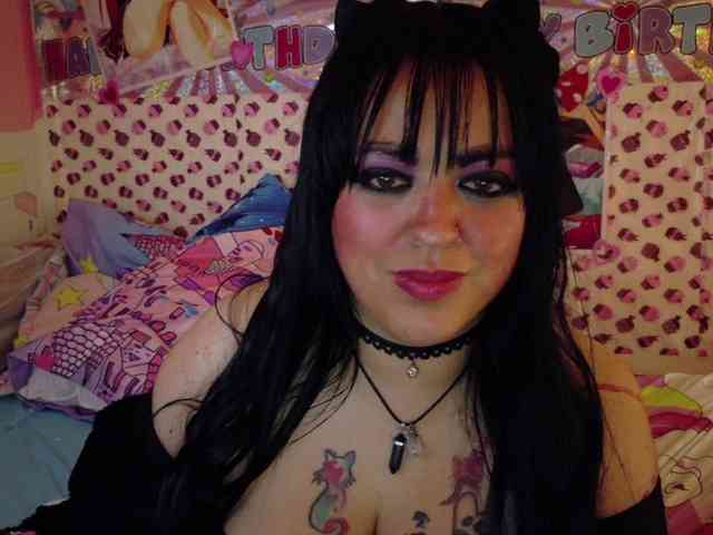AlizeHentaiMeow webcam