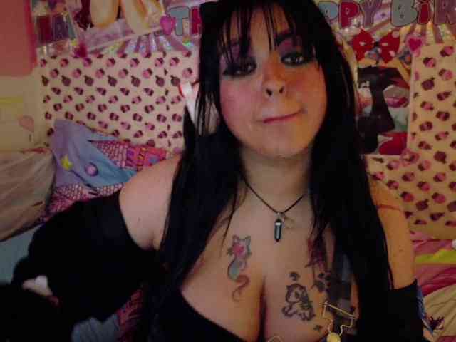 AlizeHentaiMeow webcam