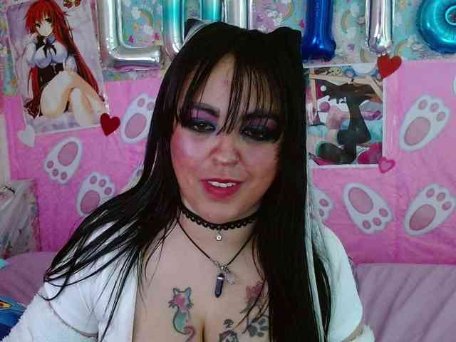 AlizeHentaiMeow webcam