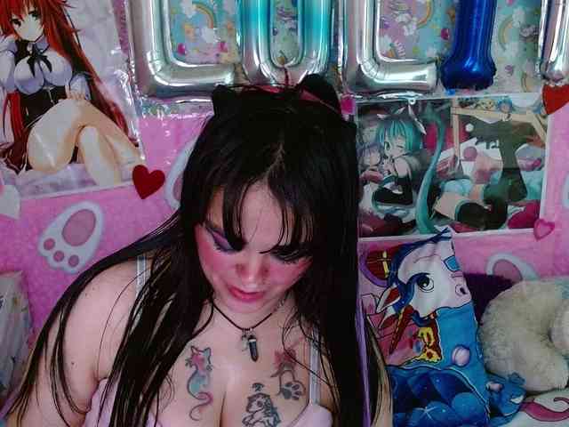 AlizeHentaiMeow webcam
