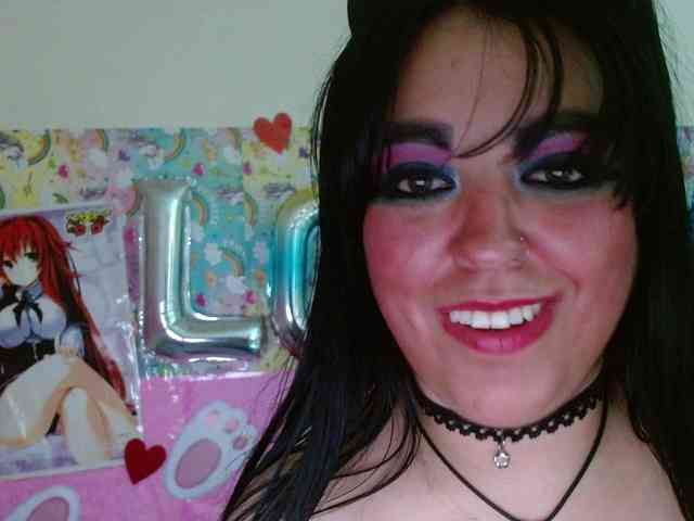 AlizeHentaiMeow webcam