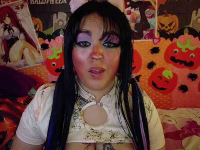 AlizeHentaiMeow webcam