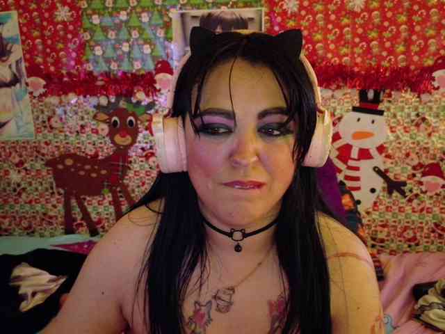 AlizeHentaiMeow webcam