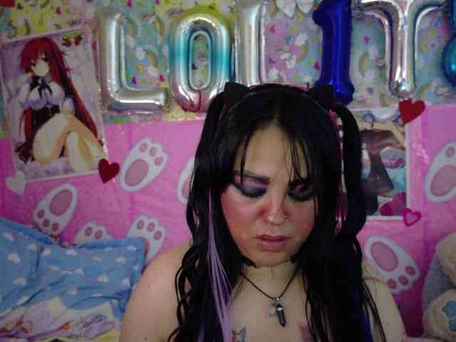 AlizeHentaiMeow webcam