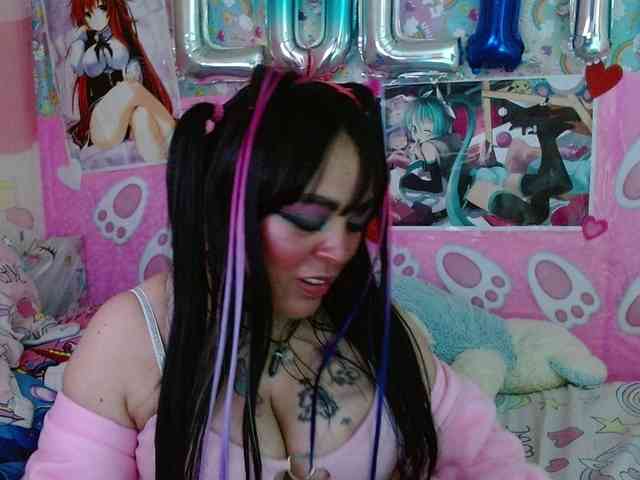 AlizeHentaiMeow webcam