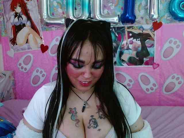 AlizeHentaiMeow webcam