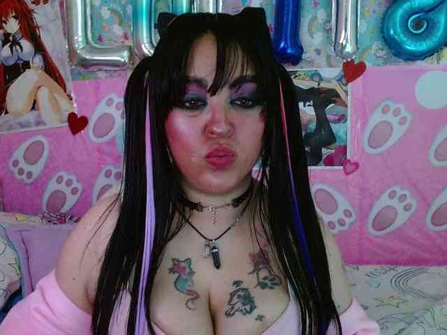 AlizeHentaiMeow webcam