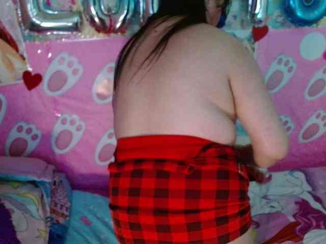 AlizeHentaiMeow webcam