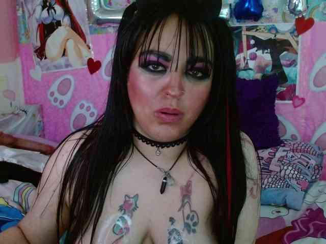 AlizeHentaiMeow webcam