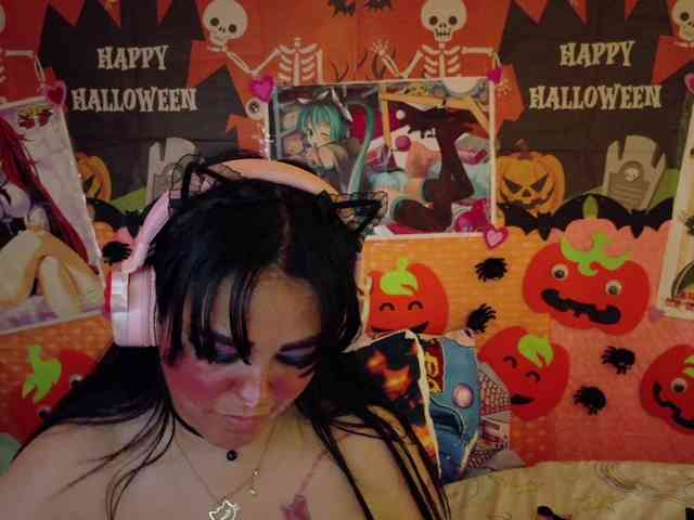 AlizeHentaiMeow webcam