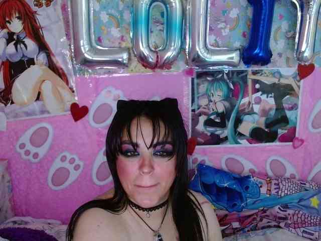 AlizeHentaiMeow webcam