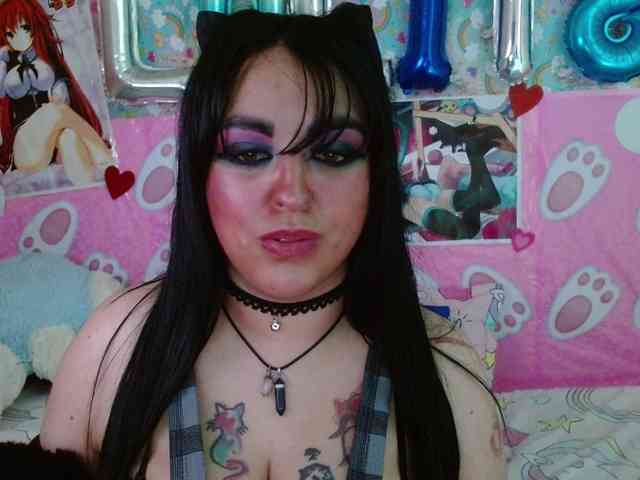 AlizeHentaiMeow webcam