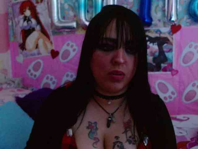 AlizeHentaiMeow webcam