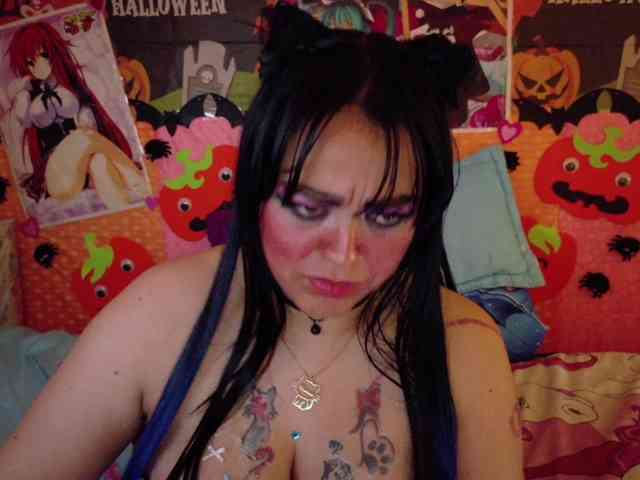 AlizeHentaiMeow webcam