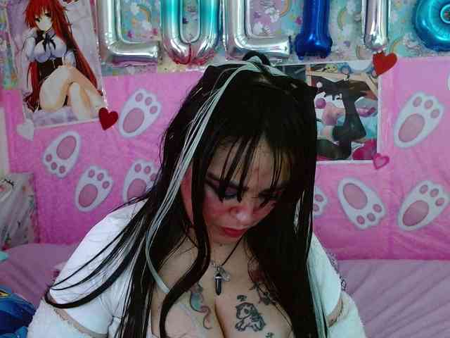AlizeHentaiMeow webcam
