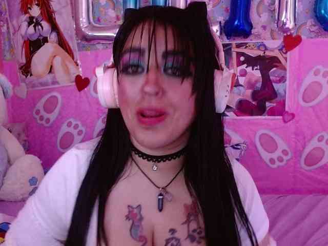 AlizeHentaiMeow webcam