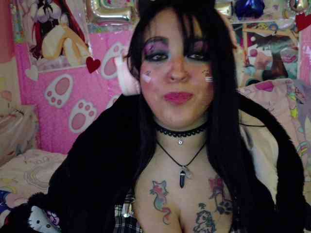 AlizeHentaiMeow webcam