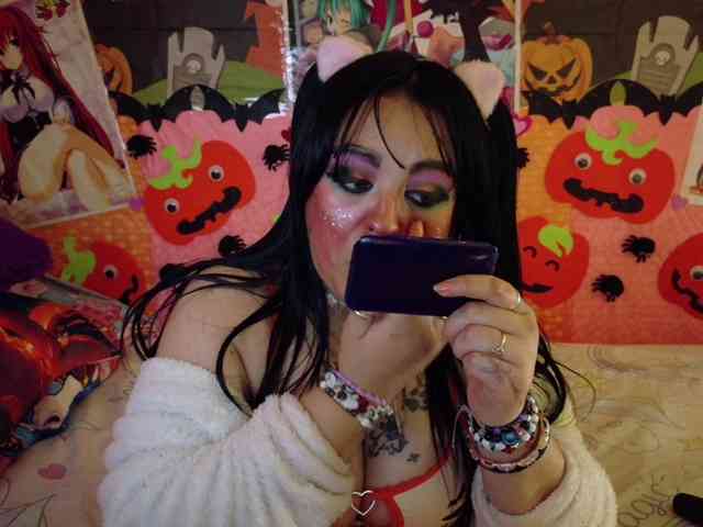 AlizeHentaiMeow webcam